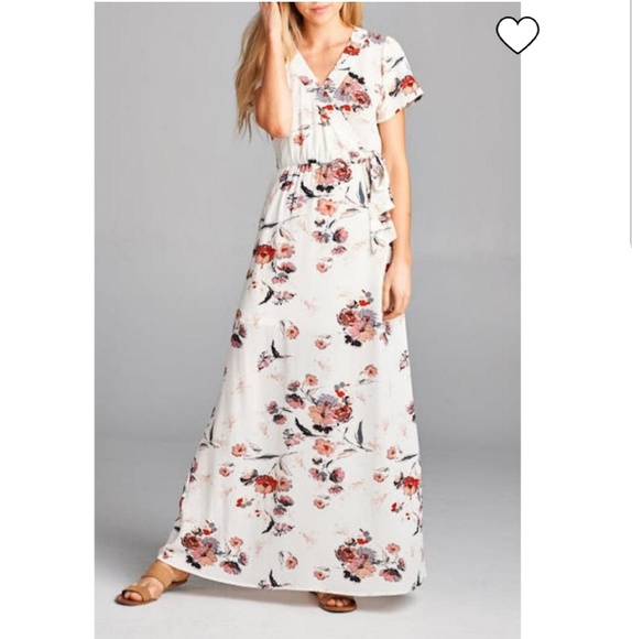 Staccato Dresses & Skirts - Staccato Floral Dress  SIZE SMALL ONLY!